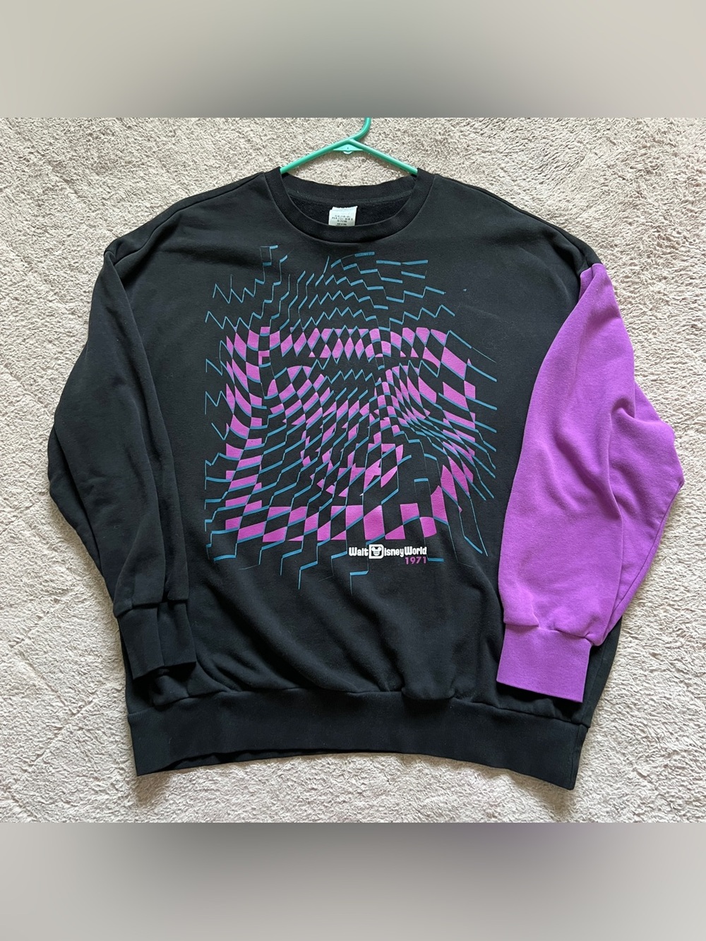 Walt Disney World Mickey Mouse Sweatshirt Retro Glitch Whimsical Streetwear Sz L